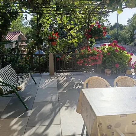Apartman Sara